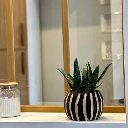 De Charme - Le Large Apartment